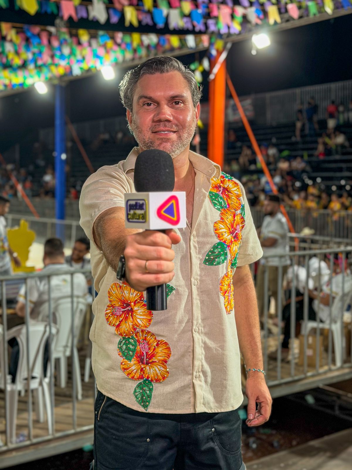 Anderson Vale de camisa florida no Nordestão 2026